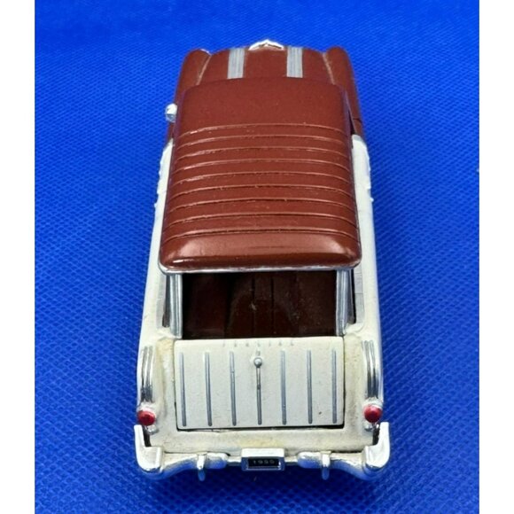 1955 Pontiac Safari Station Wagon & Oldsmobile 98 Starfire Convertible + Signs - Picture 9 of 16